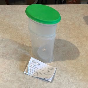 The Pampered Chef Herb Keeper #1789